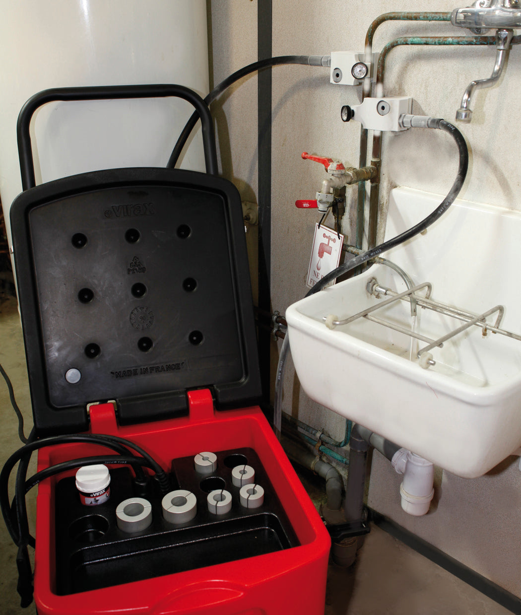 Virax Electric pipe freezer with black lid next to a white sink with plumbing

Virax Electric Freezer 2'' Pipes Siberia

Virax at Heating Engineer Supplies

Trade supplies Limerick
Trade supplies Ireland
Heating Engineer SuppliesLimerick
Heating Engineer Supplies Cork
Heating Engineer Supplies Dublin
Heating Engineer Supplies Galway
Heating Engineer Supplies Ireland